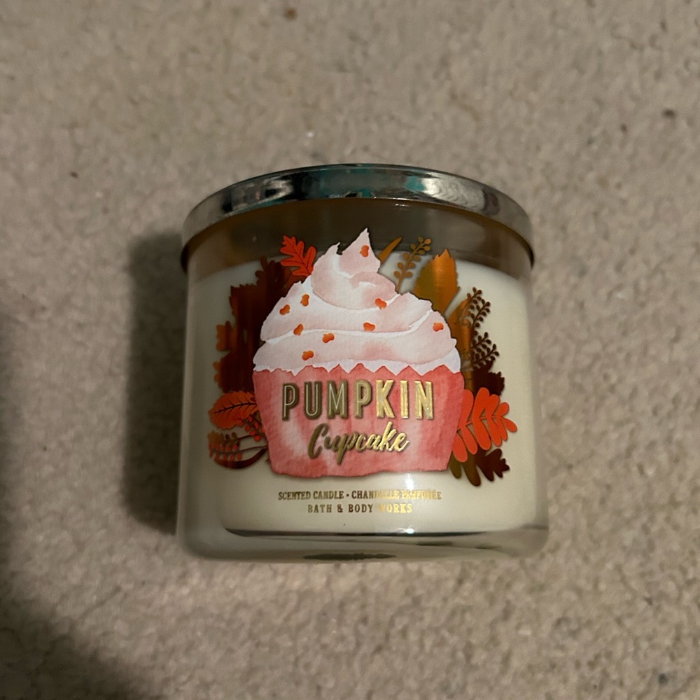 NEW Bath and Body Works Pumpkin Cupcake 3-Wick Candle